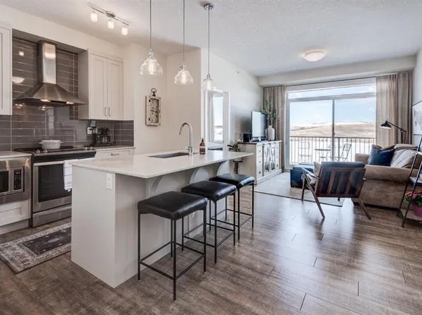 10 SW Walgrove Walk SE #421, Calgary, AB T2X 4E3