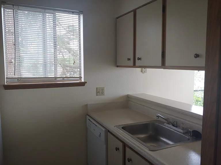 607 S 152nd St #39 — Photo 11