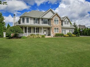 11 Biltmore Dr, Shoreham, NY 11786