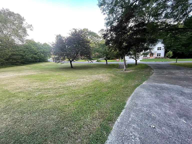 235 Corinth Ct — Photo 16