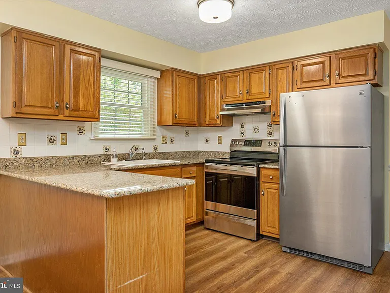 2505 Buckingham Ct — Photo 15