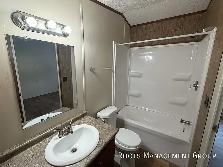 304 E 18th Pl #123 — Photo 10
