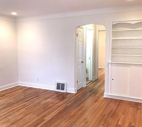 3rd image of 3521 Normandy Rd