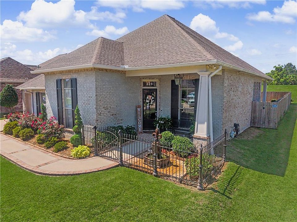 1st image of 285 Cypress Lakes Dr