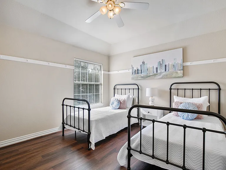 7912 Caribia Ct — Photo 18