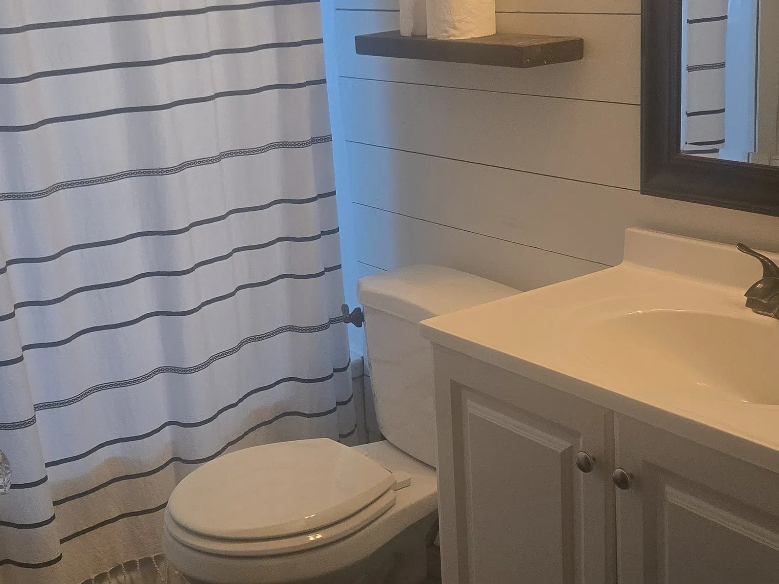 3 bed, 900 sqft, $1,200 — Photo 1
