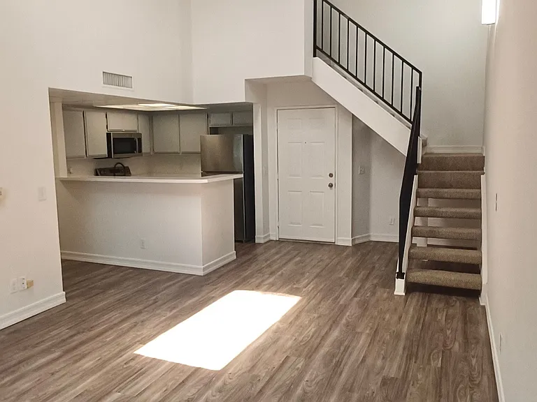 Windrose Place Pasadena — Photo 36