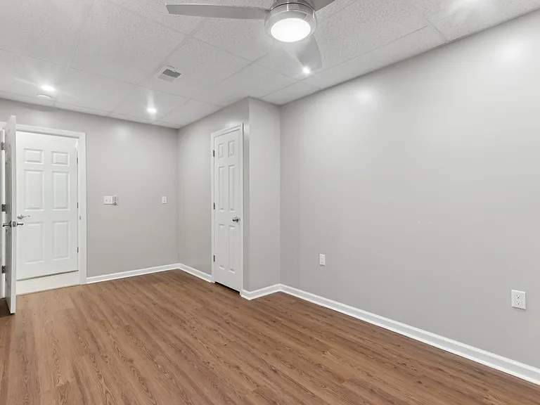 103 Lakeview Ct — Photo 14