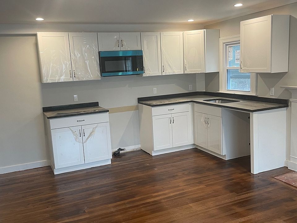 1st image of 600 Essex Ave #2