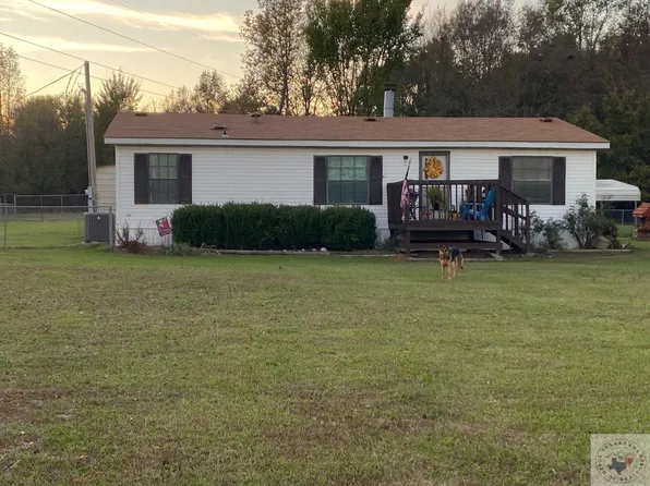 325 Fm 2789, De Kalb, TX 75559