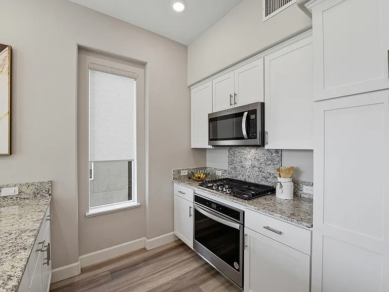 3027 Manuel St #4 — Photo 16