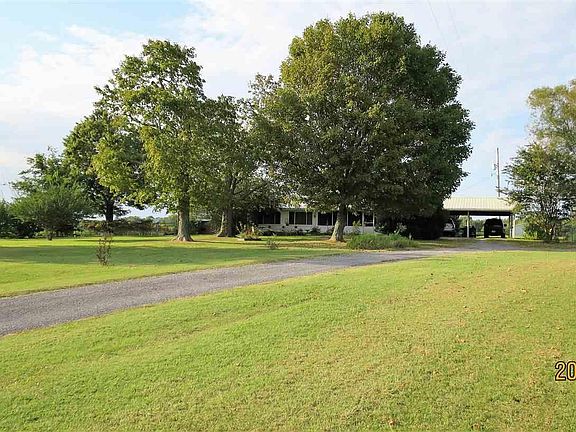 3rd image of 409 White Oak Ln