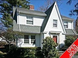 3 Stoner Ave, Great Neck, NY 11021