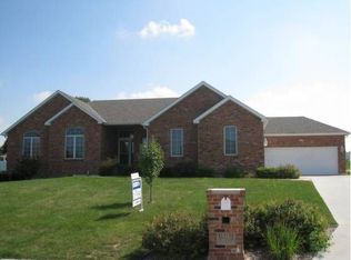 1231 Huntleigh Rd, Quincy, IL 62305