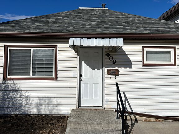 2nd image of 909 6th Ave N