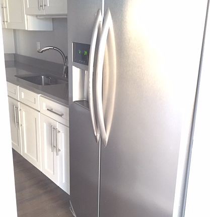 3rd image of 4501 Lindell Blvd APT 12G