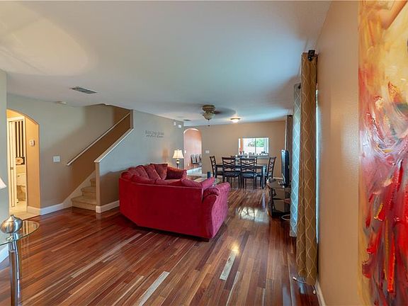 4th image of 18023 Glastonbury Ln