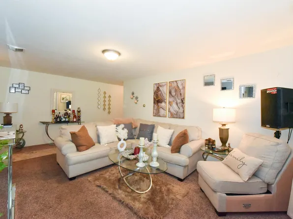 5 louisburg Square #12, Nashua, NH 03060