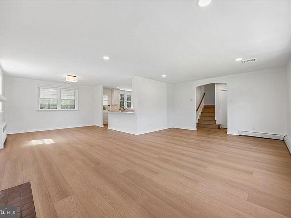 3rd image of 1803 Harris Rd