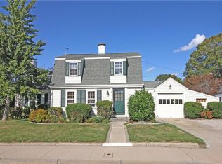 57 Admiral Kalbfus Rd, Newport, RI 02840