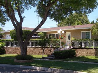 869 Linden Ct, Upland, CA 91786