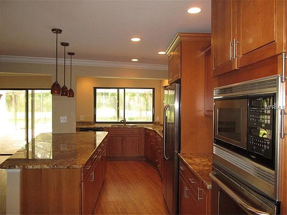 3rd image of 2220 Toniwood Ln