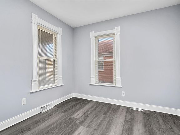 5th image of 412 Elwood Ave