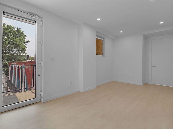 3rd image of 280 Meeker Ave #210