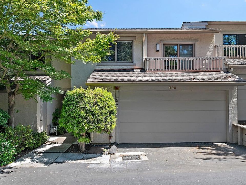1st image of 206 Sand Hill Cir