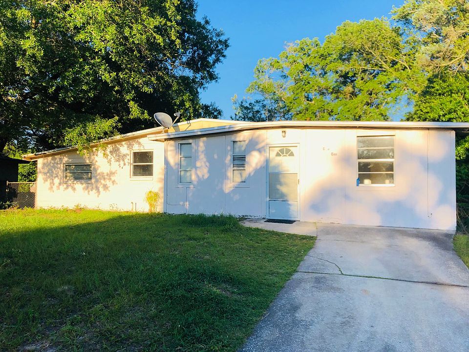 1st image of 210 Lee Dr
