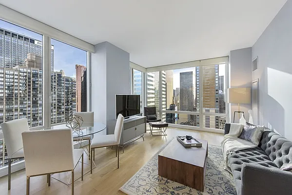 Rented by Nest Seekers International | media 39