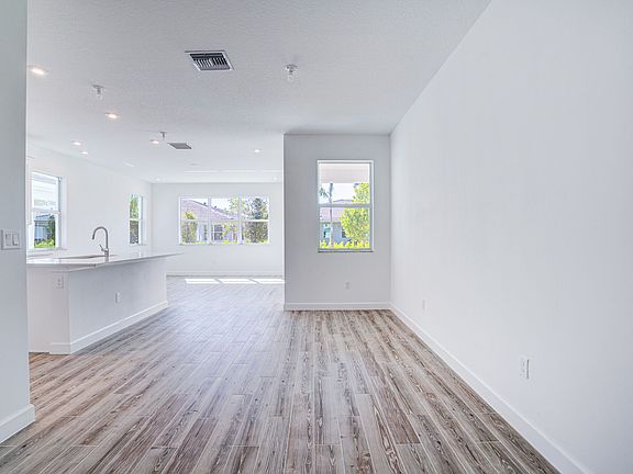 2nd image of 11590 SW Viridian Blvd