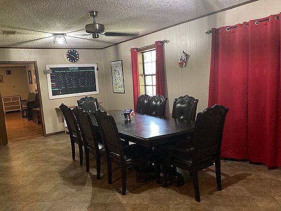 Dining room from entryway
