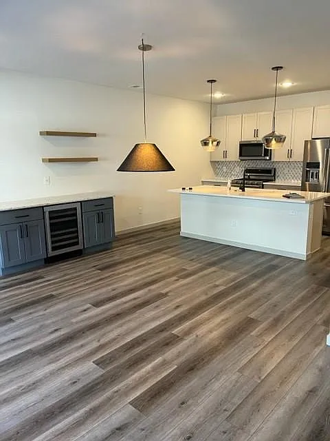 3 bed, 2.5 bath, 1560 sqft, $3,100 — Photo 4
