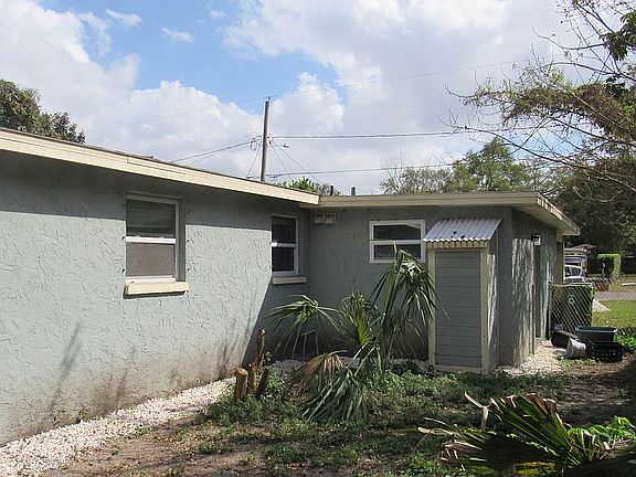 5th image of 4208 E Grove St