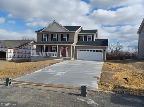 1408 Prentiss Point Pkwy, Martinsburg, WV 25401