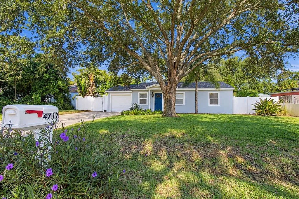 3 bed, 2.0 bath, 1445 sqft, $2,875 — Photo 2