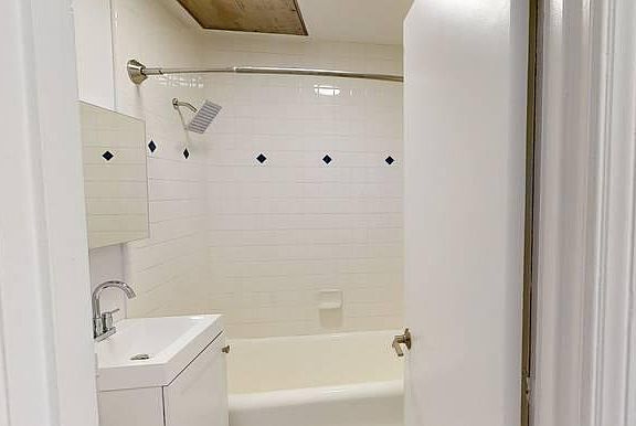 5th image of 810 Eddy St APT 503