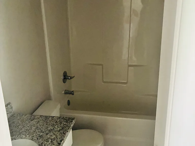 5200-5202 N Honeylocust Cir #5200 — Photo 8