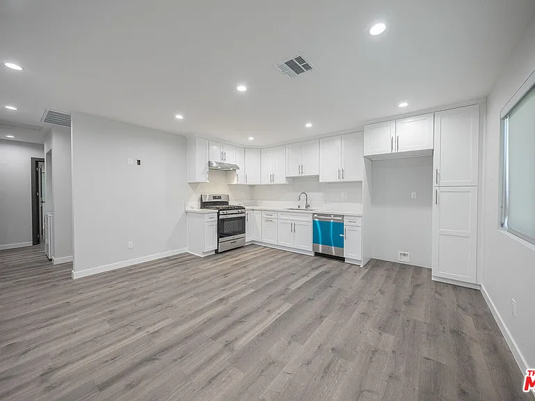 5837 N Cartwright Ave — Photo 4