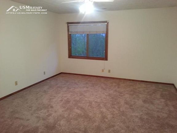 3rd image of 14910 Normandy Blvd