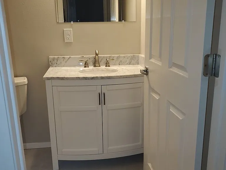 990 Mountain View Rd — Photo 22