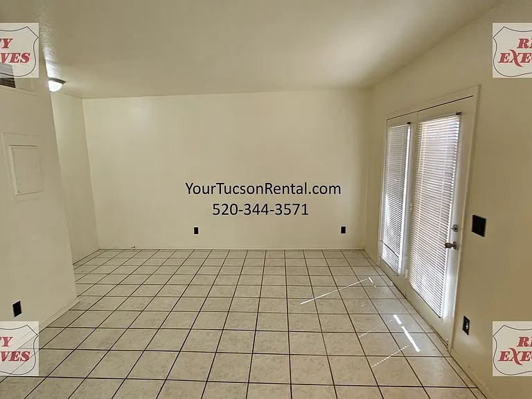 1664 W Park Wood Ln — Photo 8