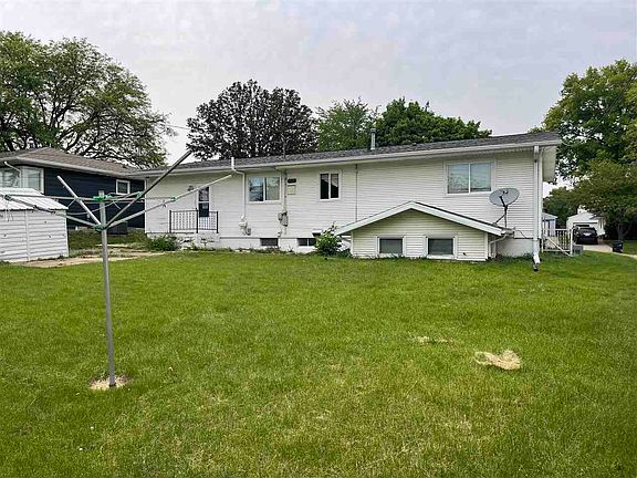 3rd image of 1315 Oakcrest St #1315 & 1317