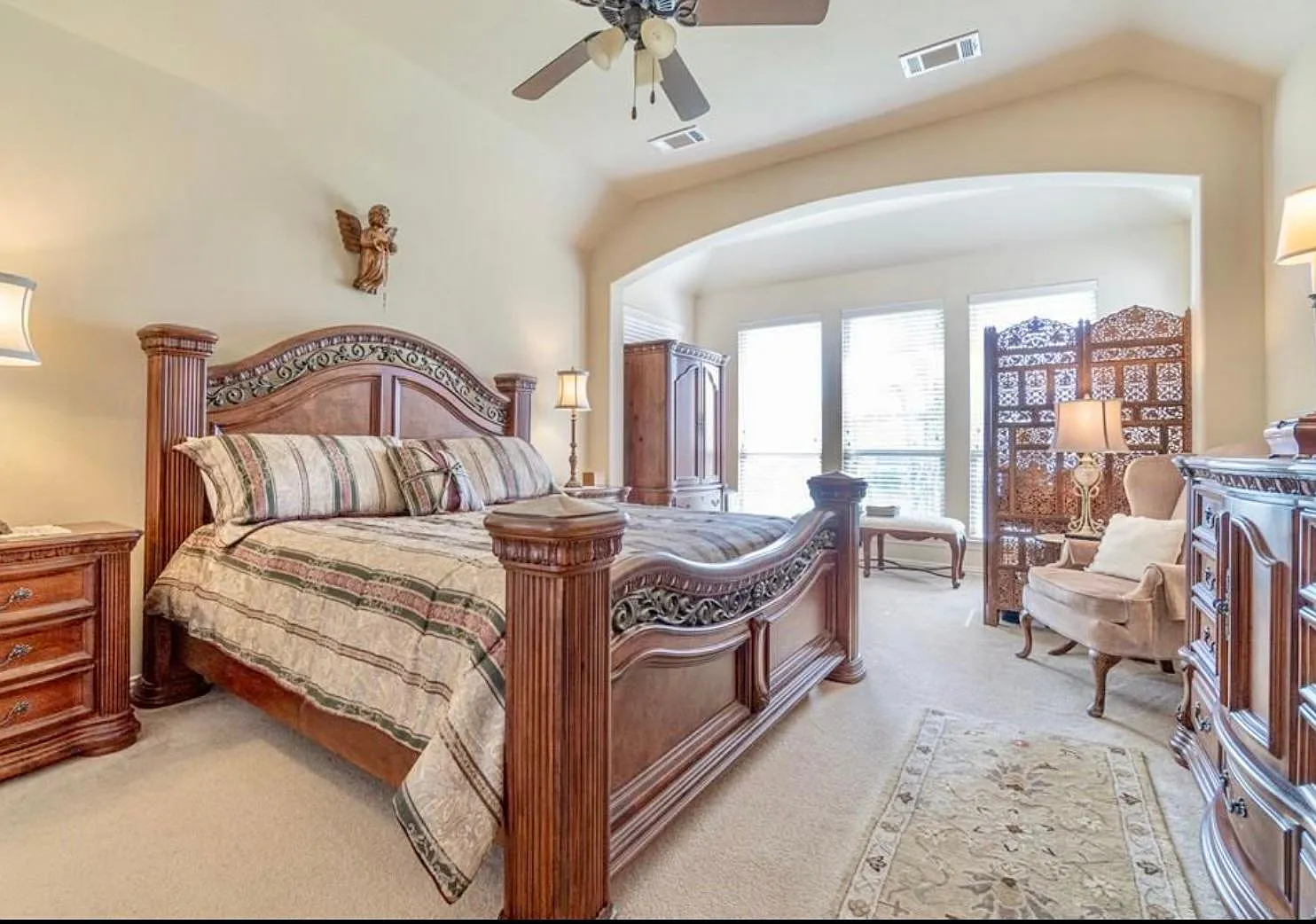 3 bed, 1606 sqft, $2,000 — Photo 4