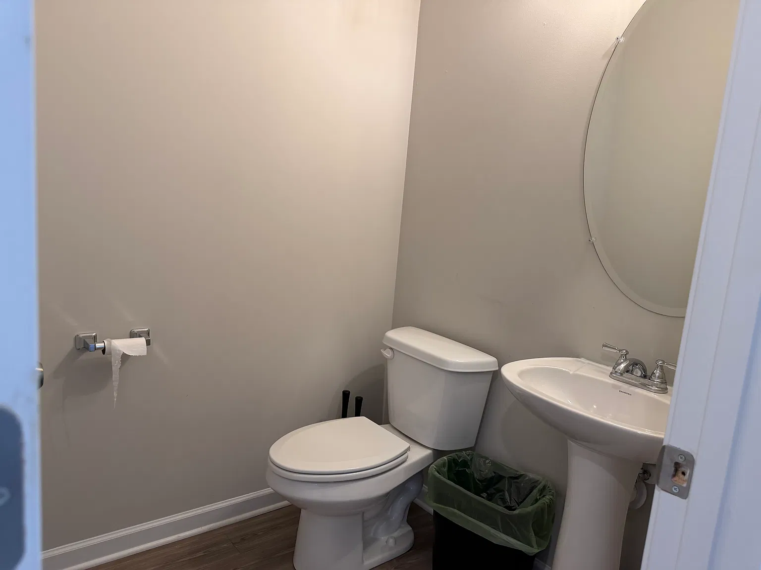4 bed, 2.5 bath, 2268 sqft, $2,300 — Photo 4