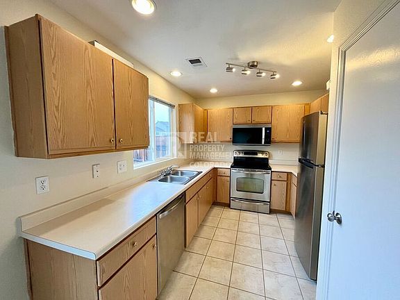 3rd image of 15605 E 51st Pl