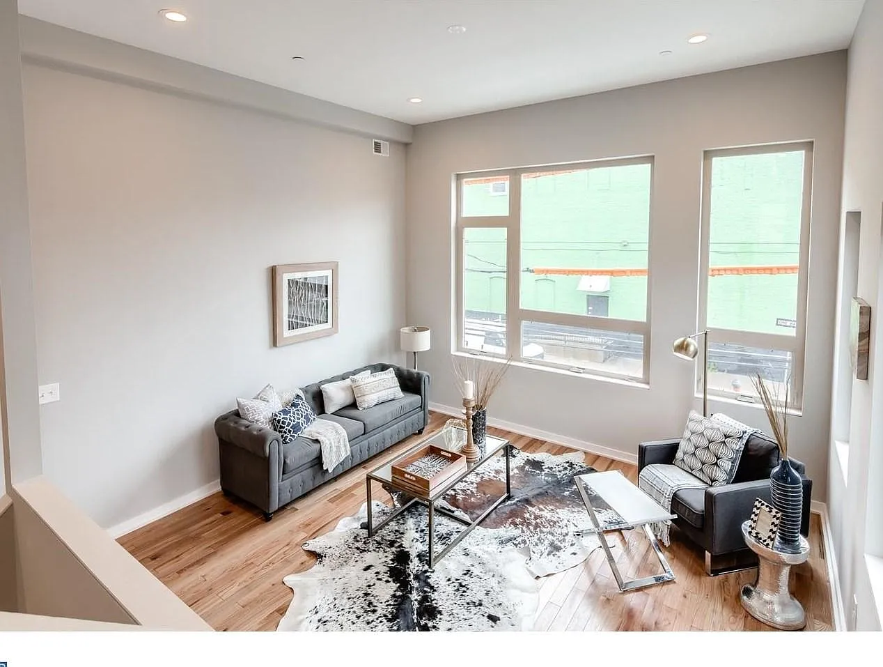 3 bed, 2100 sqft, $2,700 — Photo 3