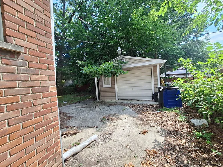 14510 Greenview Rd — Photo 16