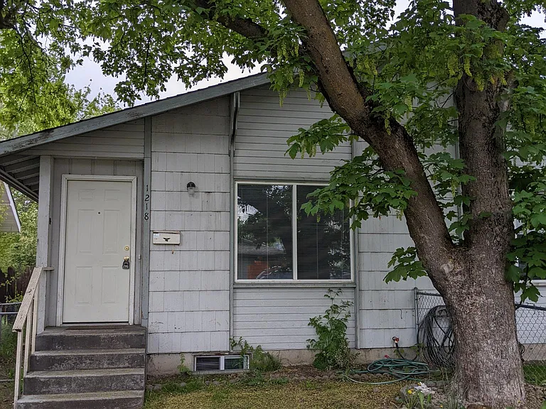 1218 E Nora Ave — Photo 1